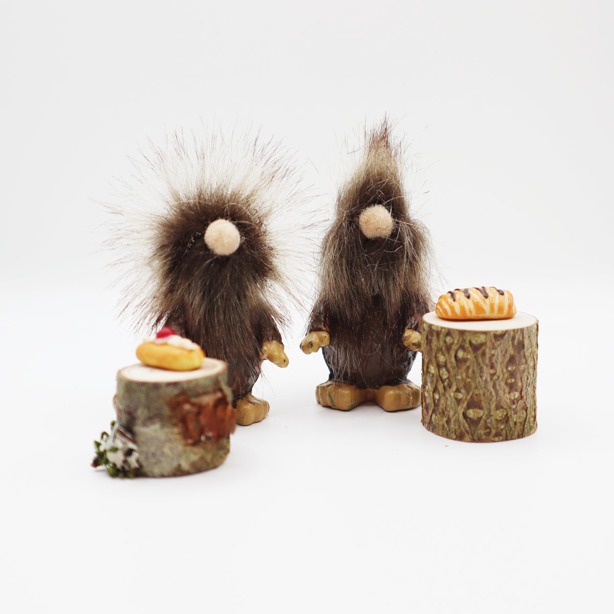 Gnome Desk Toy 2 Wood Elf Figurines Mini Stump Tables Miniature Fairy Food Bakery Play Set