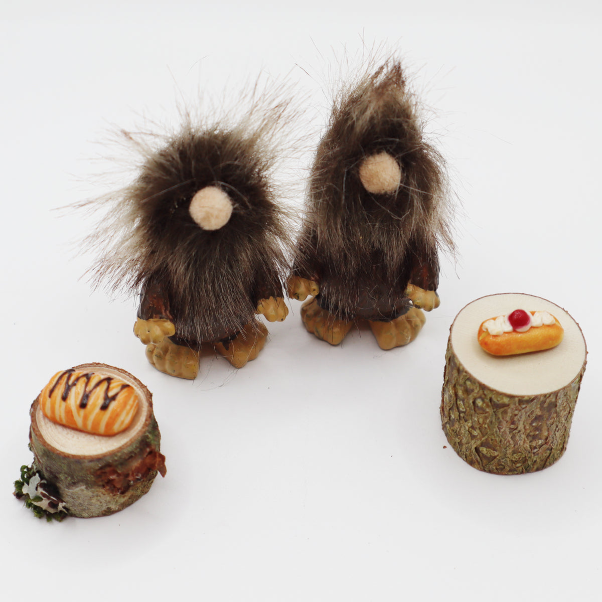 Gnome Desk Toy 2 Wood Elf Figurines Mini Stump Tables Miniature Fairy Food Bakery Play Set
