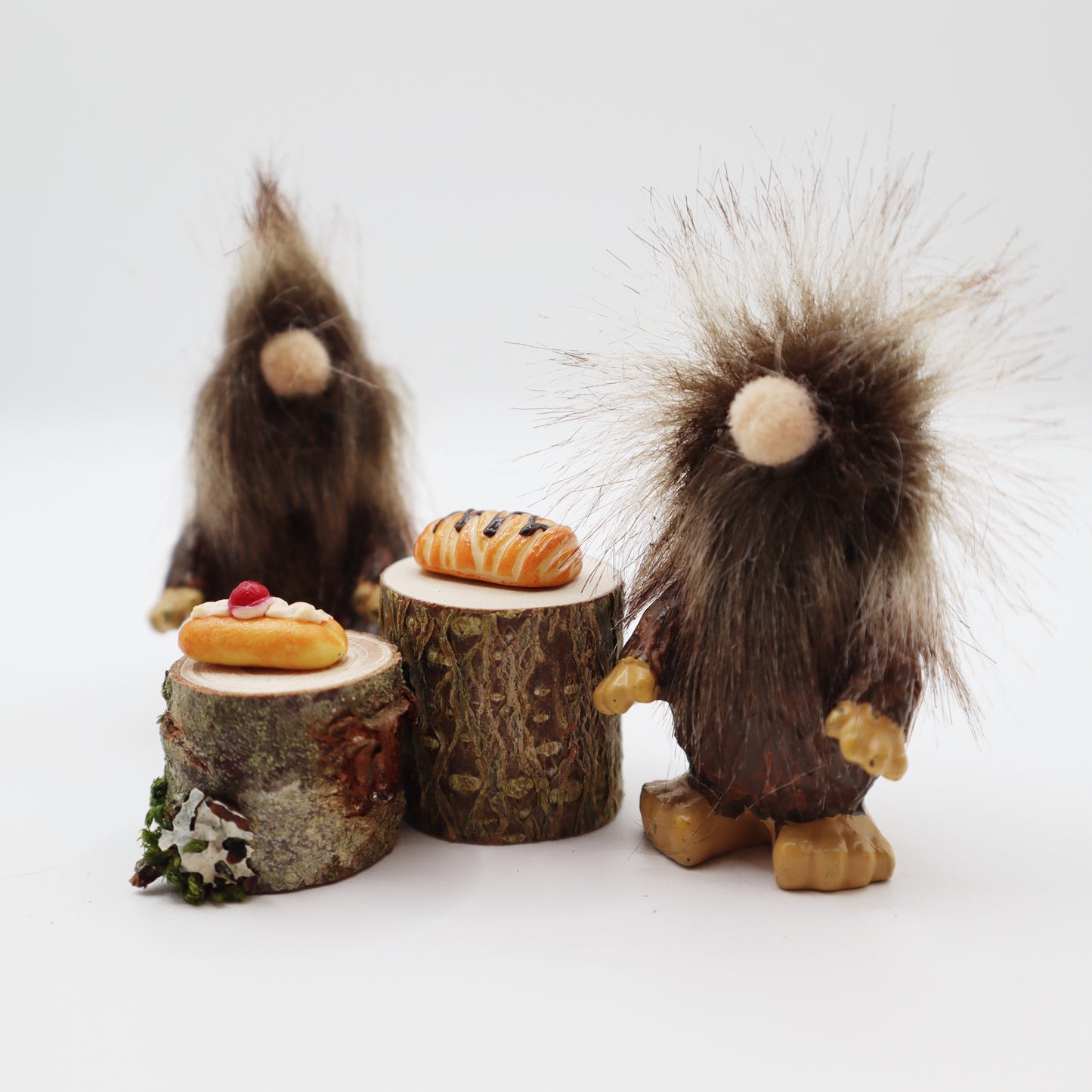 Gnome Desk Toy 2 Wood Elf Figurines Mini Stump Tables Miniature Fairy Food Bakery Play Set